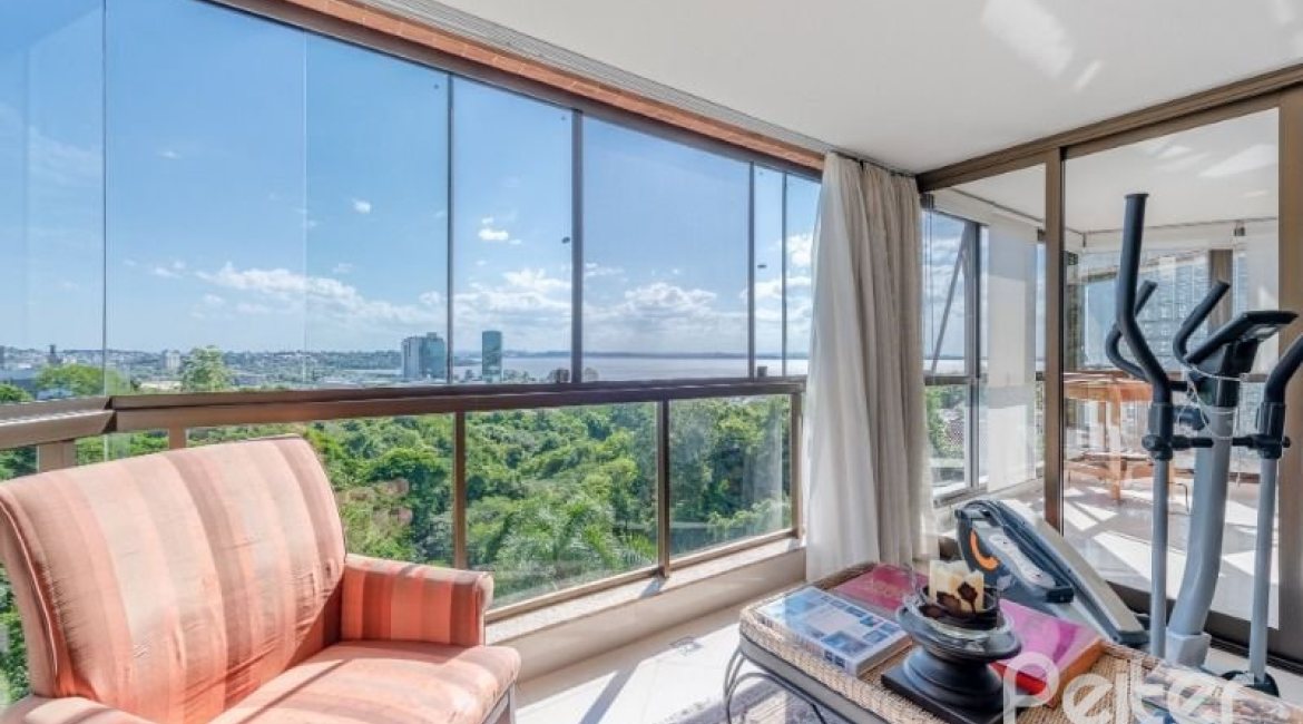 Apartamento à venda com 207m², 3 dormitórios, 3 suítes, 3 vagas, no bairro Cristal em Porto Alegre