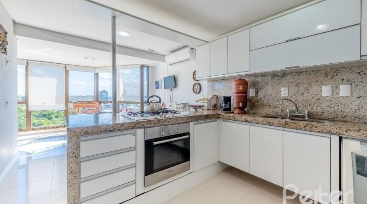 Apartamento à venda com 207m², 3 dormitórios, 3 suítes, 3 vagas, no bairro Cristal em Porto Alegre