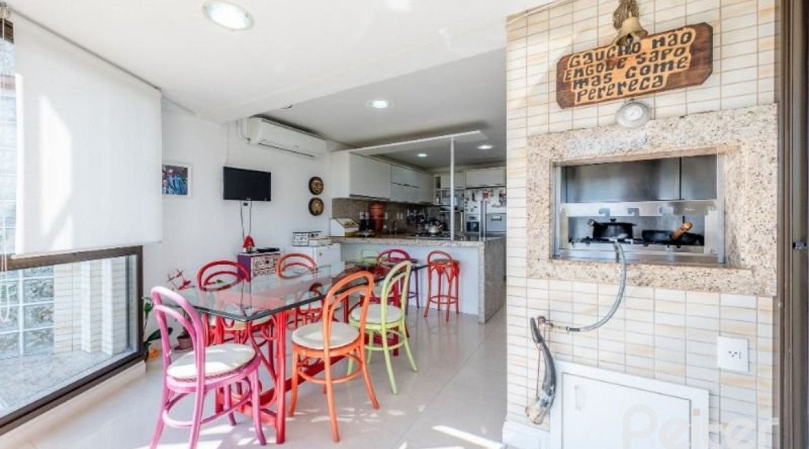 Apartamento à venda com 207m², 3 dormitórios, 3 suítes, 3 vagas, no bairro Cristal em Porto Alegre