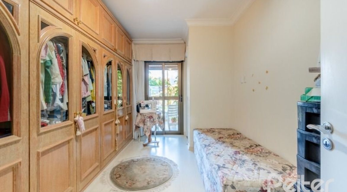 Apartamento à venda com 207m², 3 dormitórios, 3 suítes, 3 vagas, no bairro Cristal em Porto Alegre