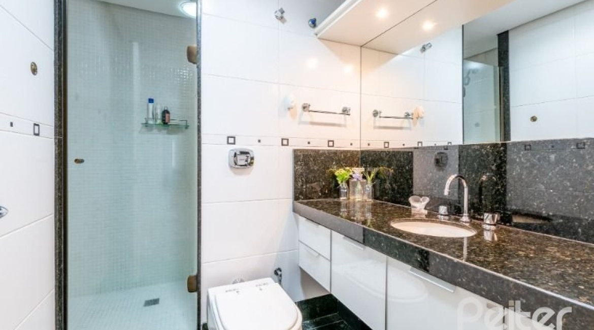 Apartamento à venda com 207m², 3 dormitórios, 3 suítes, 3 vagas, no bairro Cristal em Porto Alegre