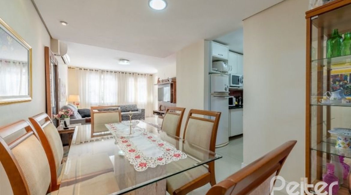 Casa em Condomínio à venda com 162m², 3 dormitórios, 1 suíte, 2 vagas, no bairro Vila Assunção em PORTO ALEGRE