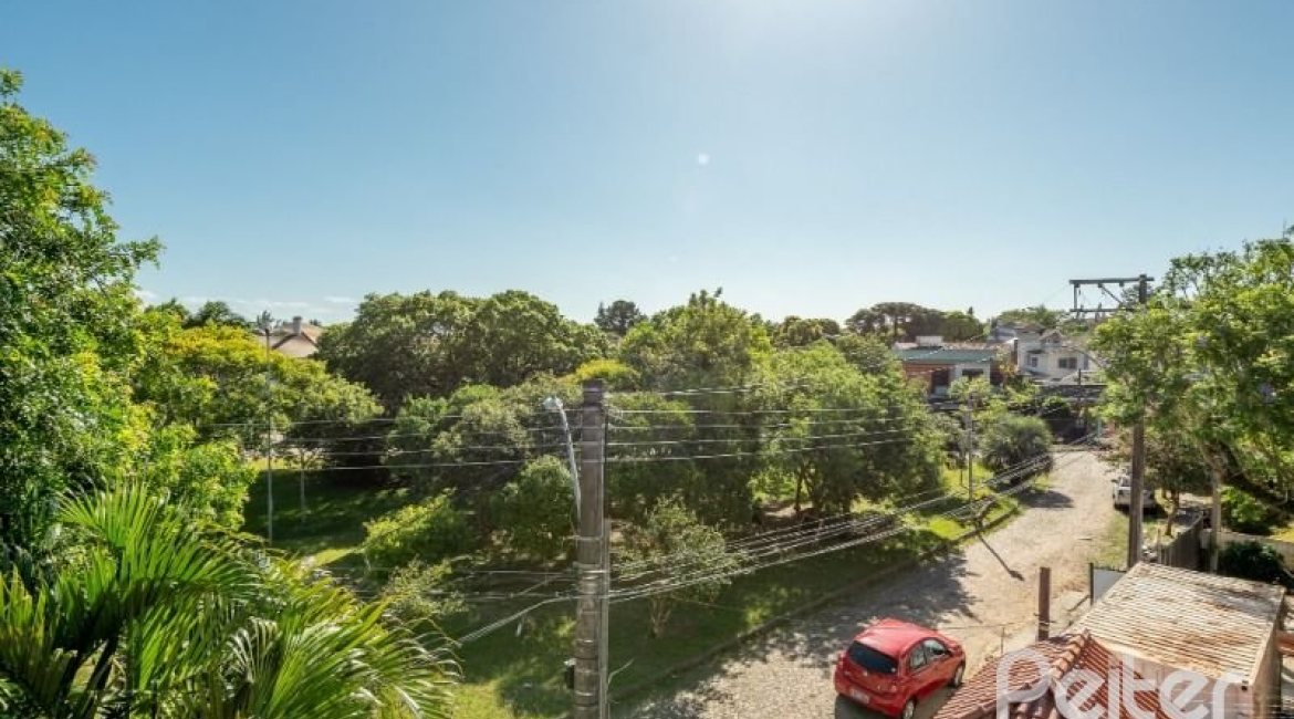 Casa em Condomínio à venda com 162m², 3 dormitórios, 1 suíte, 2 vagas, no bairro Vila Assunção em PORTO ALEGRE