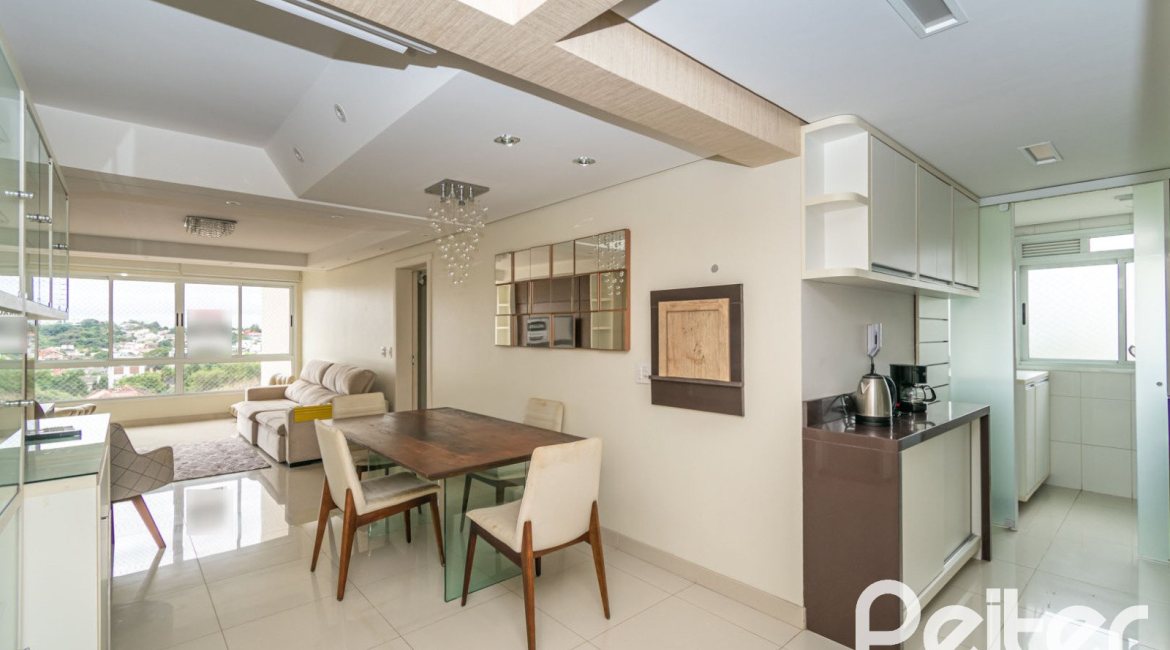 Apartamento à venda com 102m², 3 dormitórios, 1 suíte, 2 vagas, no bairro Tristeza em PORTO ALEGRE