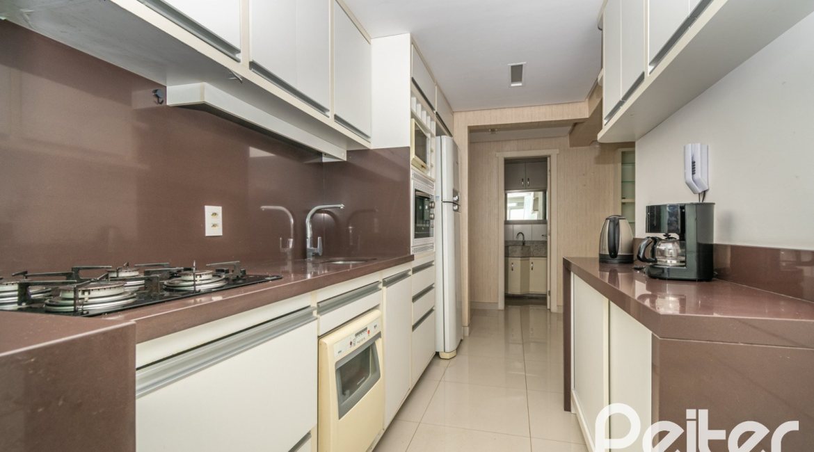 Apartamento à venda com 102m², 3 dormitórios, 1 suíte, 2 vagas, no bairro Tristeza em PORTO ALEGRE