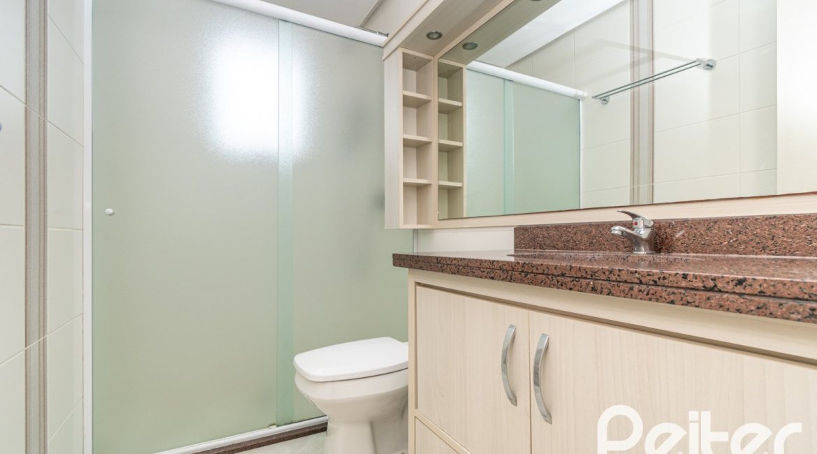 Apartamento à venda com 102m², 3 dormitórios, 1 suíte, 2 vagas, no bairro Tristeza em PORTO ALEGRE