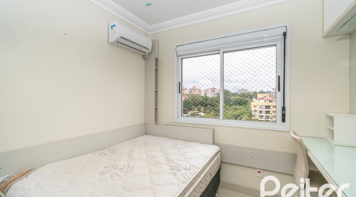 Apartamento à venda com 102m², 3 dormitórios, 1 suíte, 2 vagas, no bairro Tristeza em PORTO ALEGRE