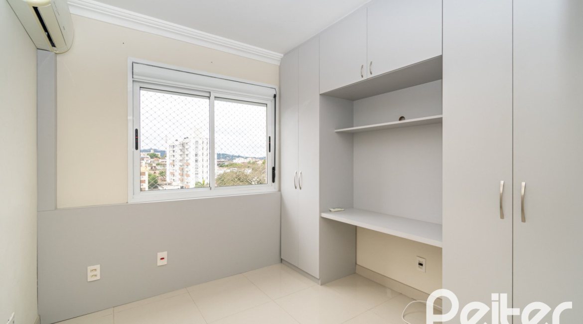 Apartamento à venda com 102m², 3 dormitórios, 1 suíte, 2 vagas, no bairro Tristeza em PORTO ALEGRE