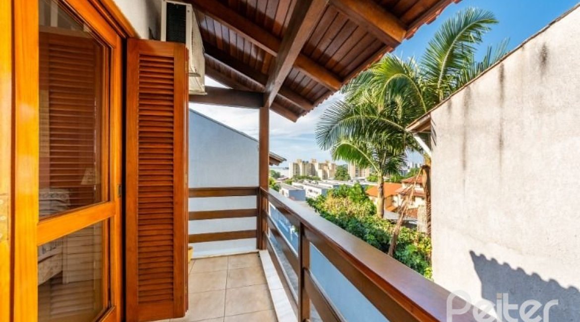 Casa em Condomínio à venda com 145m², 3 dormitórios, 1 suíte, 2 vagas, no bairro Tristeza em Porto Alegre