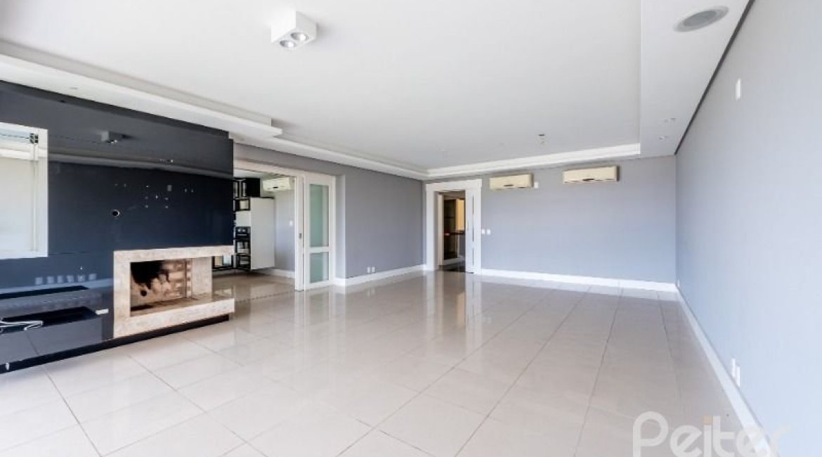Apartamento à venda com 200m², 3 dormitórios, 3 suítes, 4 vagas, no bairro Cristal em PORTO ALEGRE