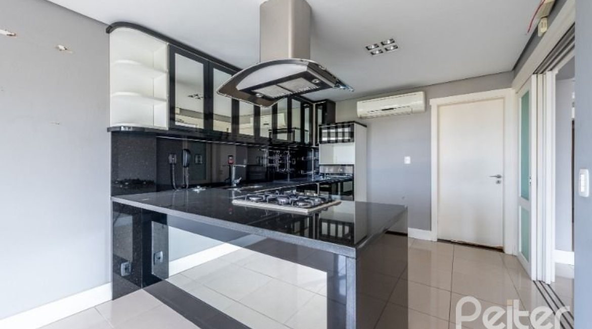 Apartamento à venda com 200m², 3 dormitórios, 3 suítes, 4 vagas, no bairro Cristal em PORTO ALEGRE