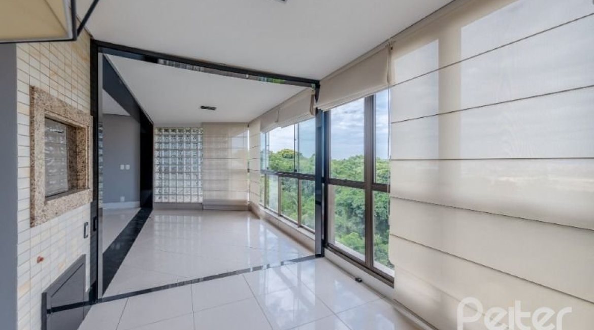 Apartamento à venda com 200m², 3 dormitórios, 3 suítes, 4 vagas, no bairro Cristal em PORTO ALEGRE