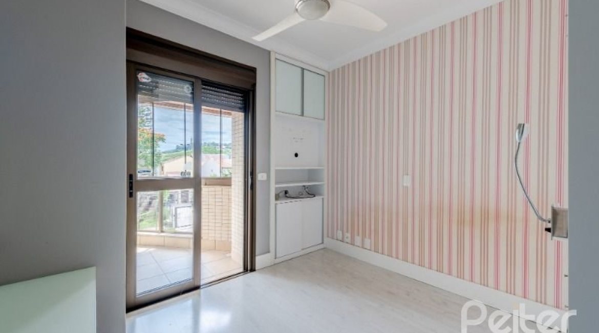 Apartamento à venda com 200m², 3 dormitórios, 3 suítes, 4 vagas, no bairro Cristal em PORTO ALEGRE