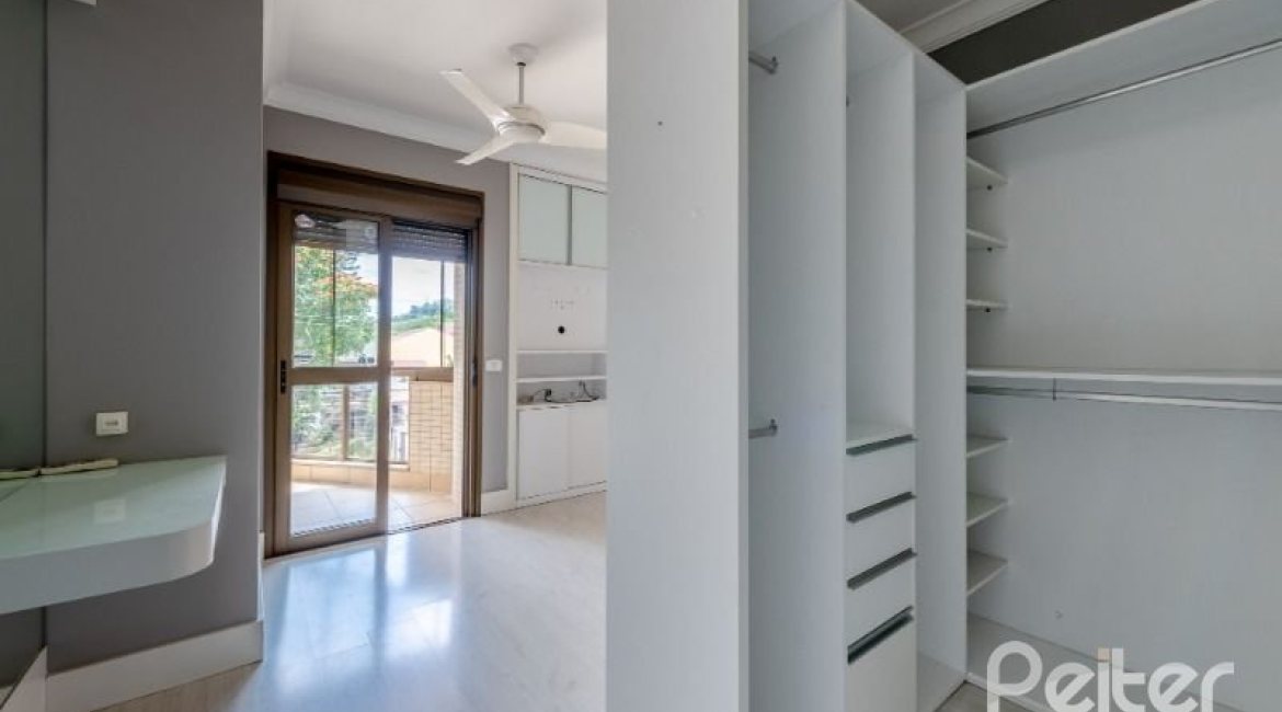 Apartamento à venda com 200m², 3 dormitórios, 3 suítes, 4 vagas, no bairro Cristal em PORTO ALEGRE