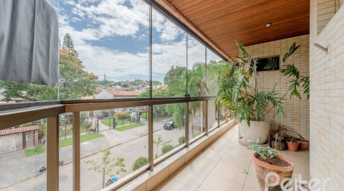 Apartamento à venda com 200m², 3 dormitórios, 3 suítes, 4 vagas, no bairro Cristal em PORTO ALEGRE