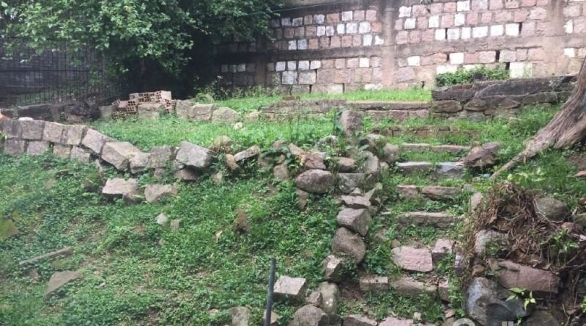 Casa à venda com 200m², 3 dormitórios, 2 vagas, no bairro Vila Assunção em Porto Alegre