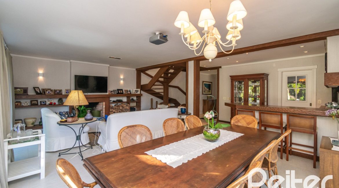 Casa em Condomínio à venda com 321m², 4 dormitórios, 2 suítes, 4 vagas, no bairro Terra Ville em PORTO ALEGRE