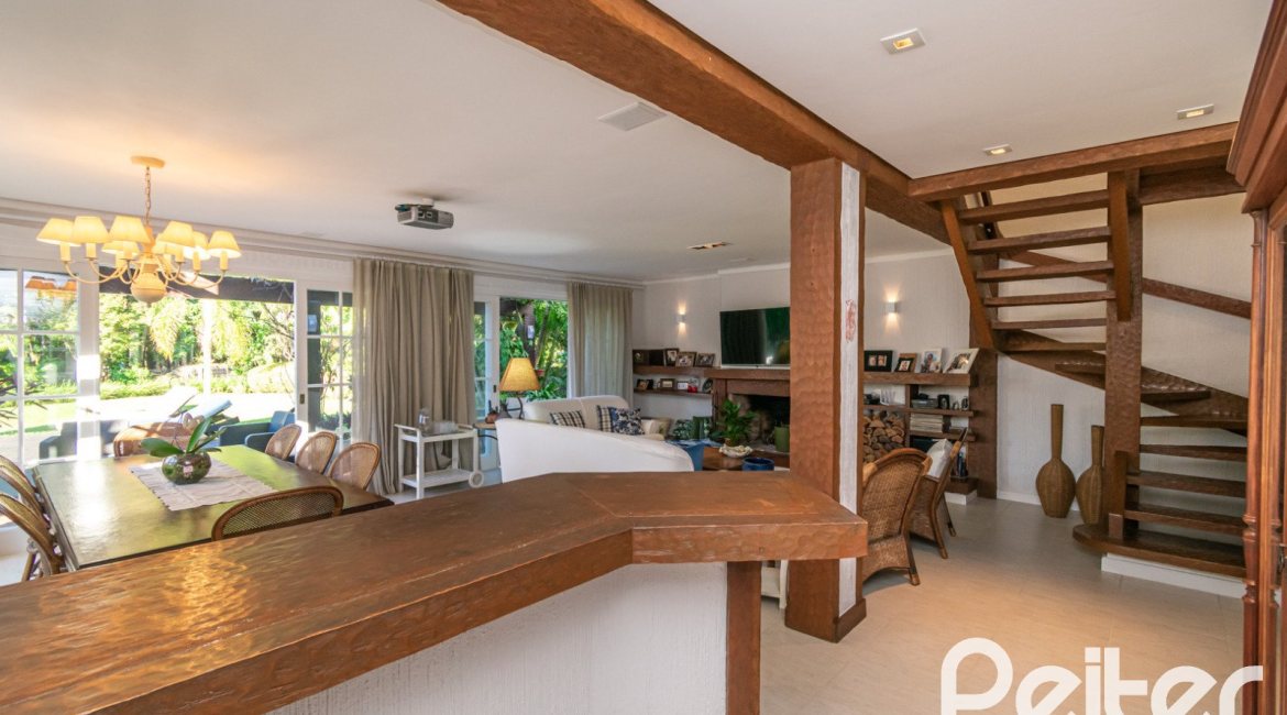 Casa em Condomínio à venda com 321m², 4 dormitórios, 2 suítes, 4 vagas, no bairro Terra Ville em PORTO ALEGRE