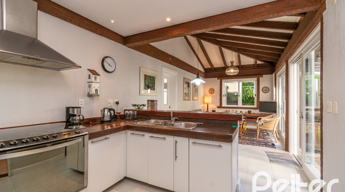 Casa em Condomínio à venda com 321m², 4 dormitórios, 2 suítes, 4 vagas, no bairro Terra Ville em PORTO ALEGRE