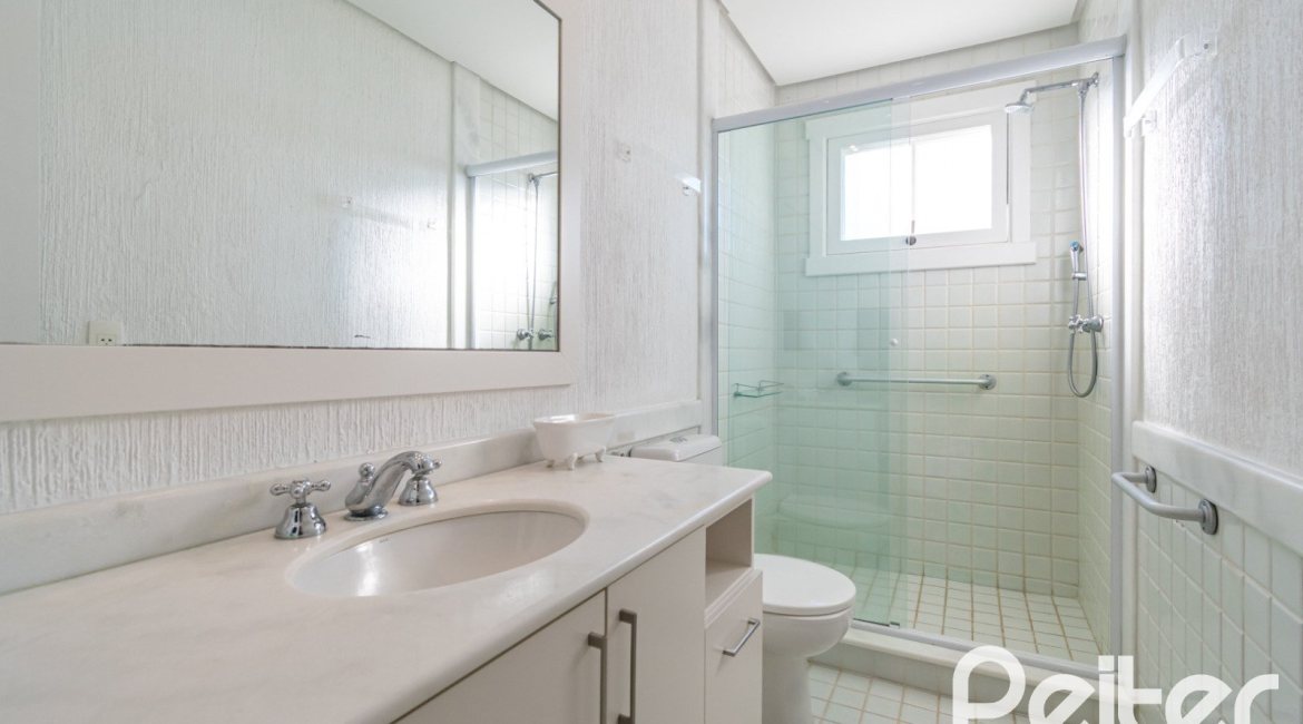 Casa em Condomínio à venda com 321m², 4 dormitórios, 2 suítes, 4 vagas, no bairro Terra Ville em PORTO ALEGRE