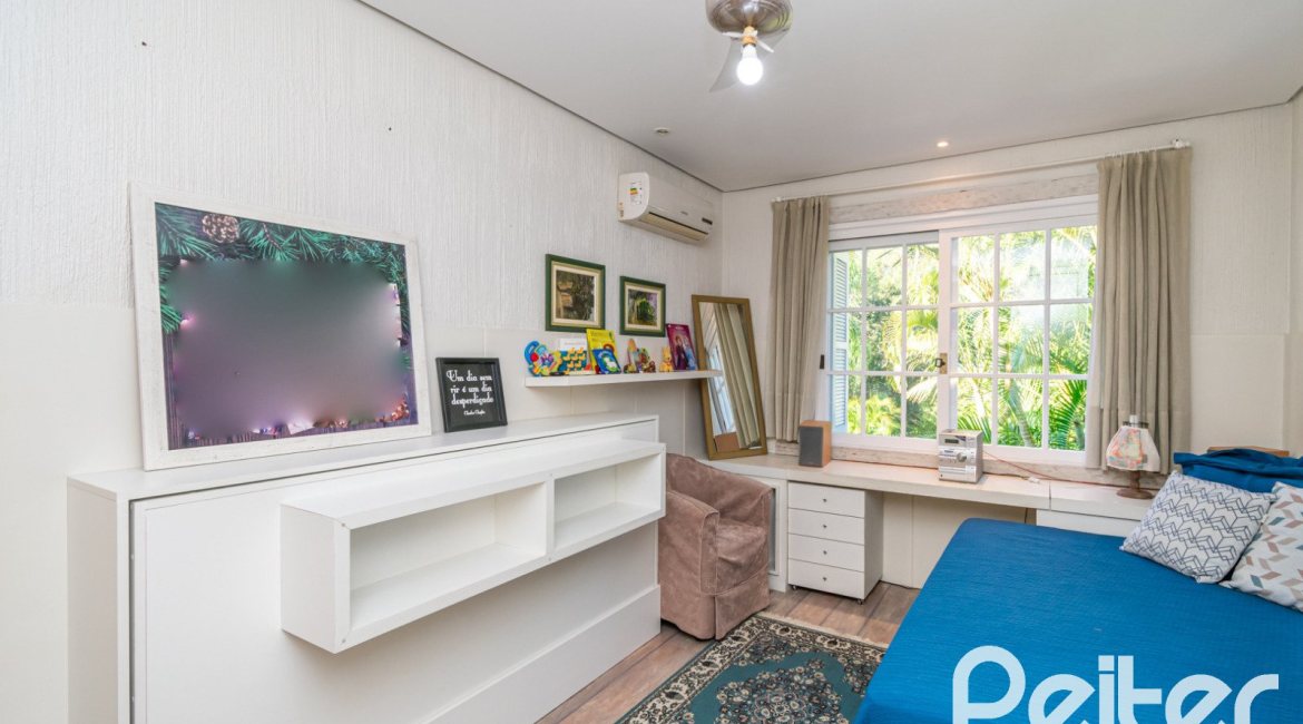 Casa em Condomínio à venda com 321m², 4 dormitórios, 2 suítes, 4 vagas, no bairro Terra Ville em PORTO ALEGRE