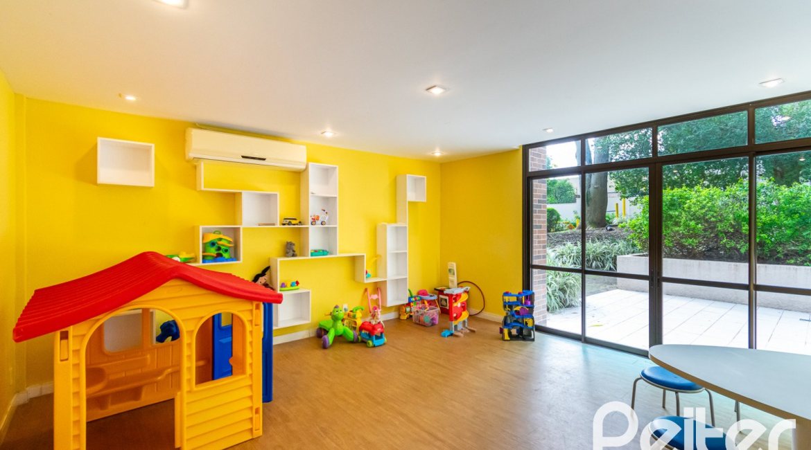 Apartamento à venda com 88m², 3 dormitórios, 1 suíte, 2 vagas, no bairro Tristeza em PORTO ALEGRE