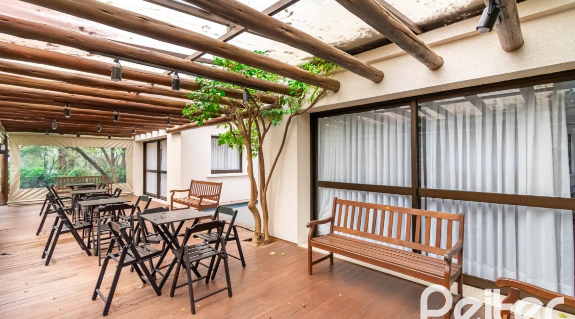 Apartamento à venda com 88m², 3 dormitórios, 1 suíte, 2 vagas, no bairro Tristeza em PORTO ALEGRE
