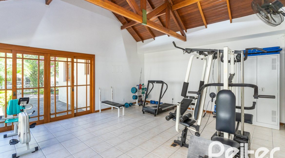 Casa em Condomínio à venda com 250m², 3 dormitórios, 1 suíte, 3 vagas, no bairro Tristeza em PORTO ALEGRE