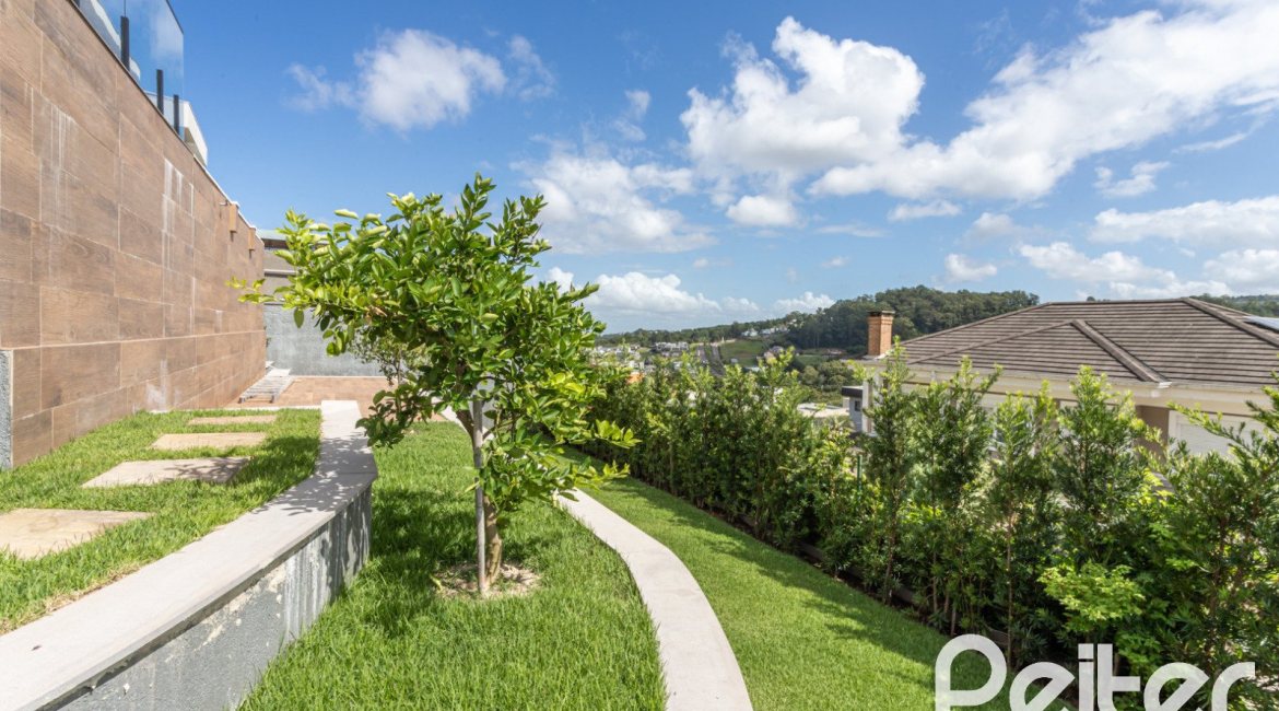Casa em Condomínio à venda com 303m², 3 dormitórios, 3 suítes, 4 vagas, no bairro Alphaville em PORTO ALEGRE