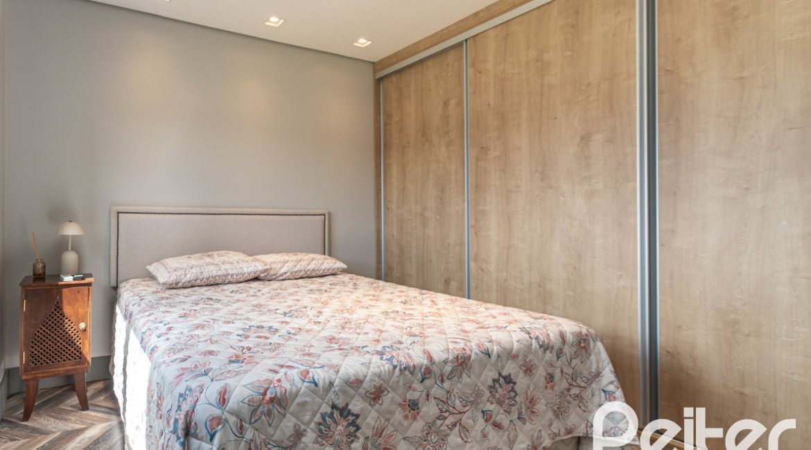 Casa em Condomínio à venda com 303m², 3 dormitórios, 3 suítes, 4 vagas, no bairro Alphaville em PORTO ALEGRE