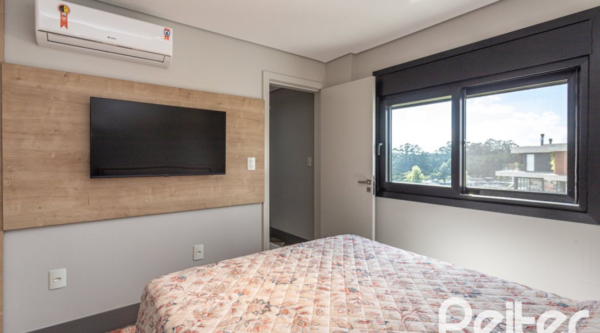 Casa em Condomínio à venda com 303m², 3 dormitórios, 3 suítes, 4 vagas, no bairro Alphaville em PORTO ALEGRE