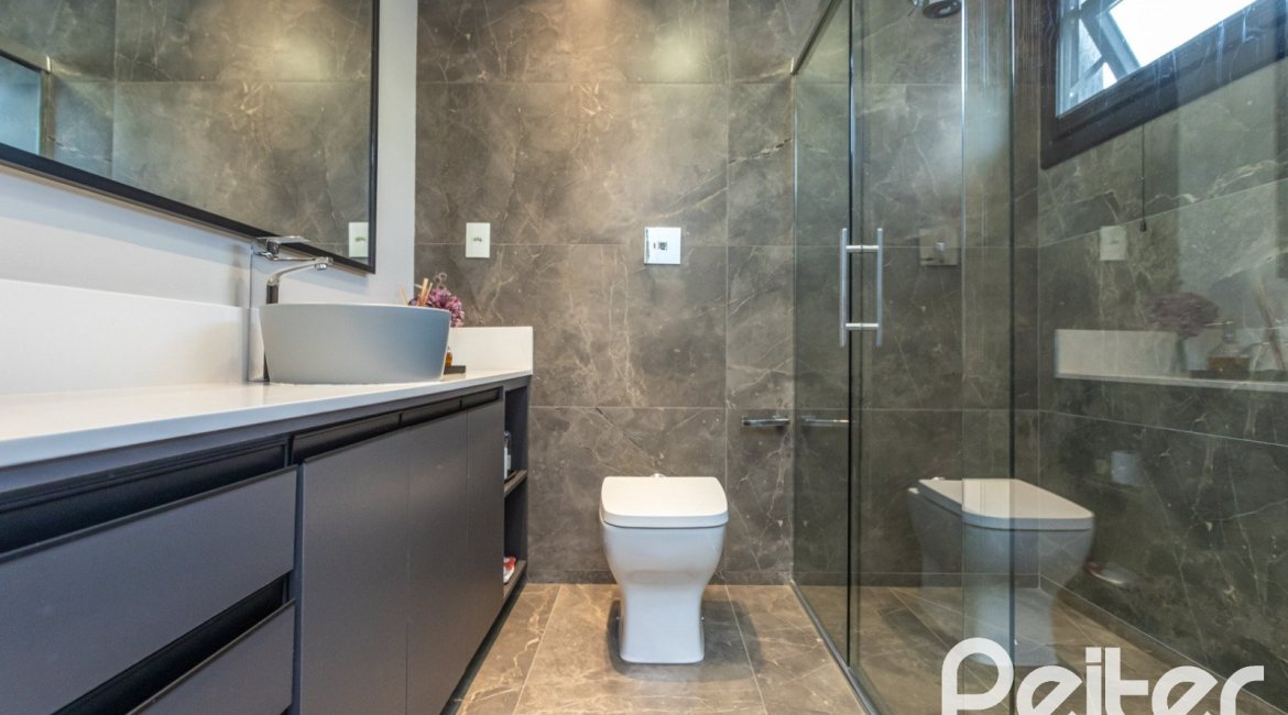 Casa em Condomínio à venda com 303m², 3 dormitórios, 3 suítes, 4 vagas, no bairro Alphaville em PORTO ALEGRE