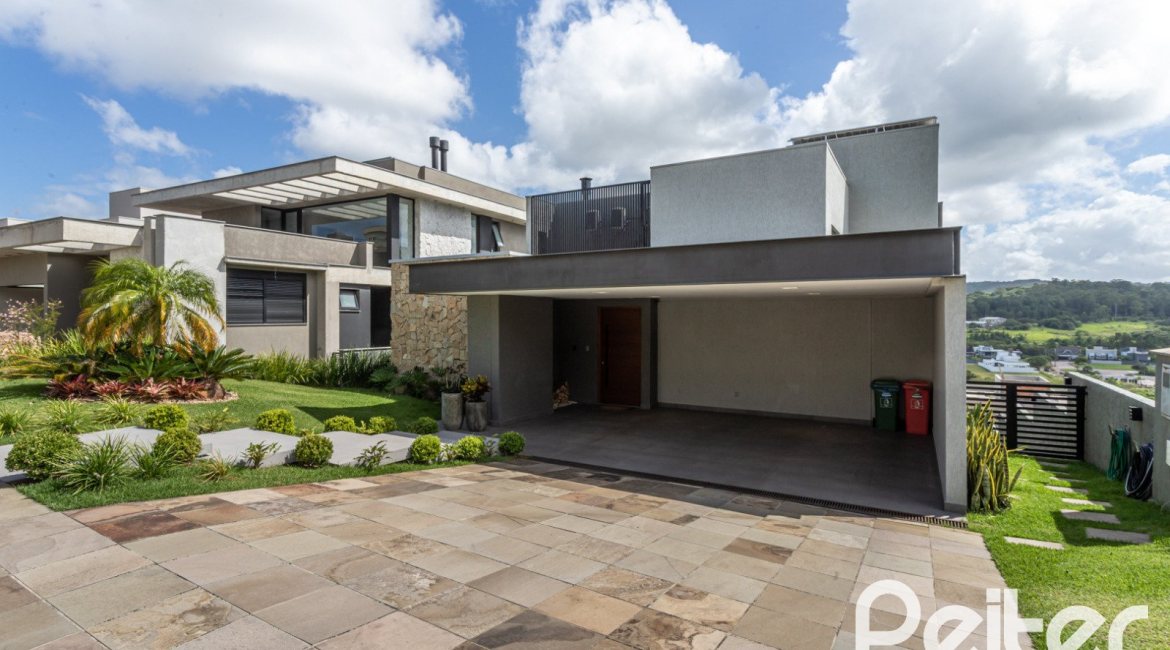 Casa em Condomínio à venda com 303m², 3 dormitórios, 3 suítes, 4 vagas, no bairro Alphaville em PORTO ALEGRE