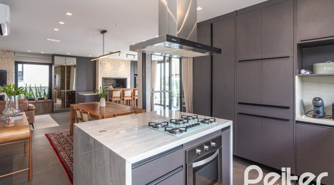 Casa em Condomínio à venda com 303m², 3 dormitórios, 3 suítes, 4 vagas, no bairro Alphaville em PORTO ALEGRE