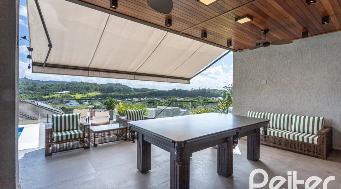 Casa em Condomínio à venda com 303m², 3 dormitórios, 3 suítes, 4 vagas, no bairro Alphaville em PORTO ALEGRE