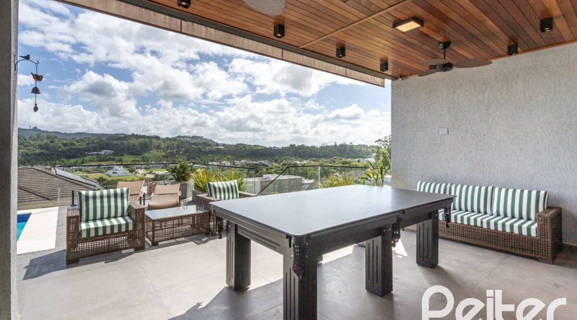 Casa em Condomínio à venda com 303m², 3 dormitórios, 3 suítes, 4 vagas, no bairro Alphaville em PORTO ALEGRE