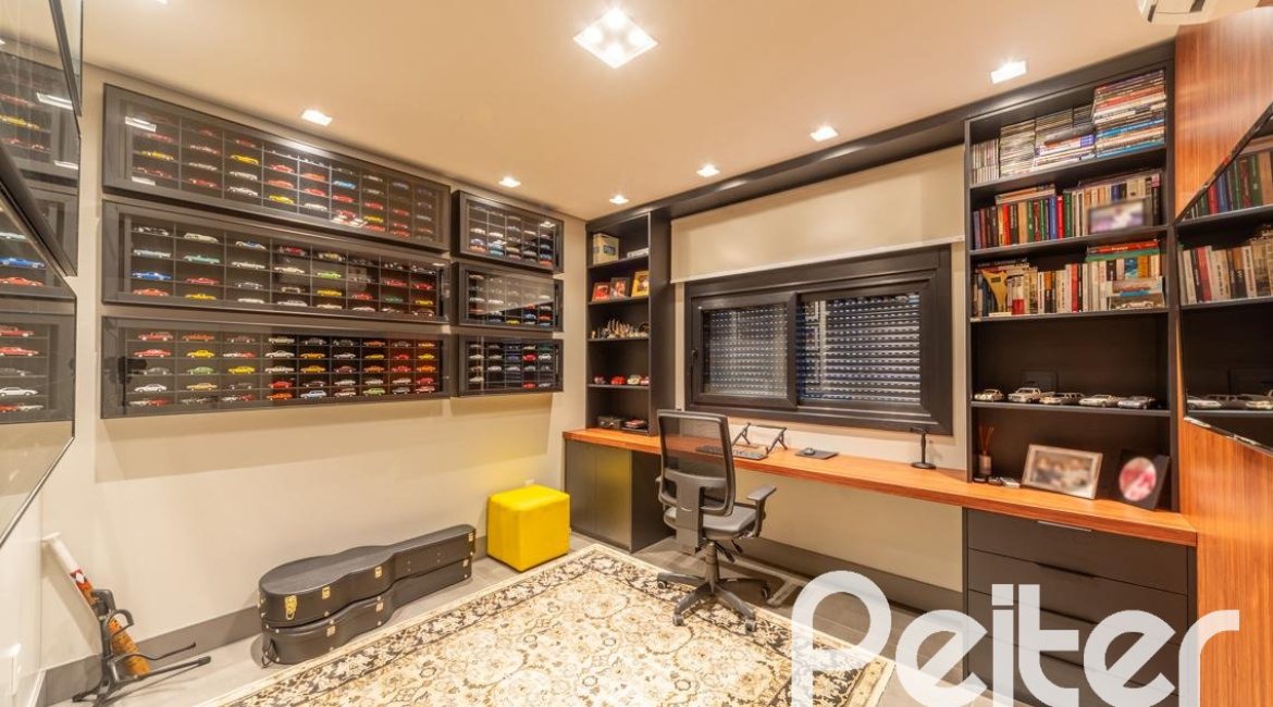 Casa em Condomínio à venda com 303m², 3 dormitórios, 3 suítes, 4 vagas, no bairro Alphaville em PORTO ALEGRE