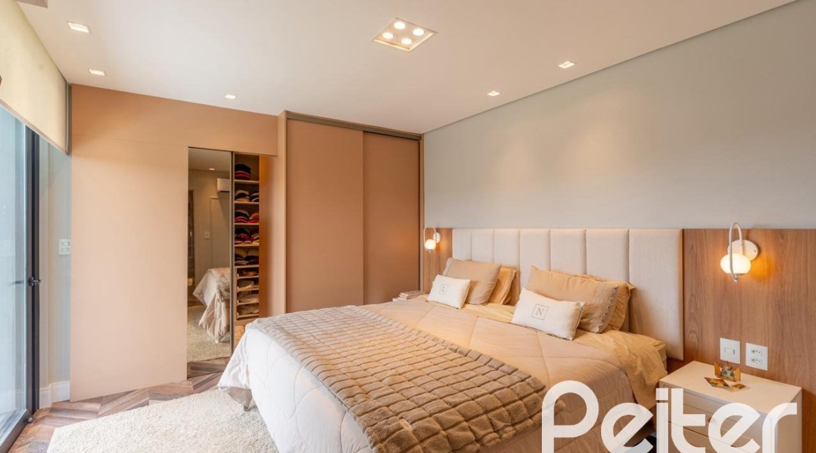 Casa em Condomínio à venda com 303m², 3 dormitórios, 3 suítes, 4 vagas, no bairro Alphaville em PORTO ALEGRE