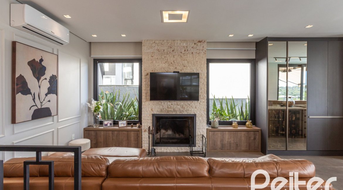 Casa em Condomínio à venda com 303m², 3 dormitórios, 3 suítes, 4 vagas, no bairro Alphaville em PORTO ALEGRE