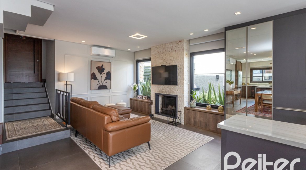 Casa em Condomínio à venda com 303m², 3 dormitórios, 3 suítes, 4 vagas, no bairro Alphaville em PORTO ALEGRE