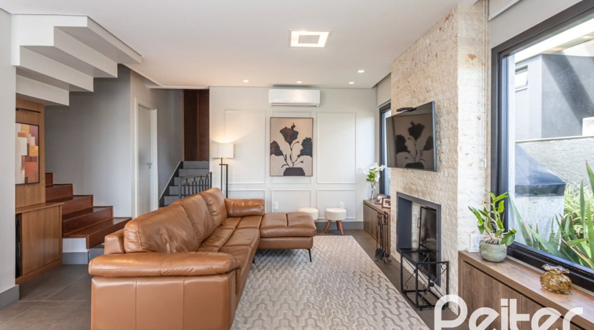 Casa em Condomínio à venda com 303m², 3 dormitórios, 3 suítes, 4 vagas, no bairro Alphaville em PORTO ALEGRE