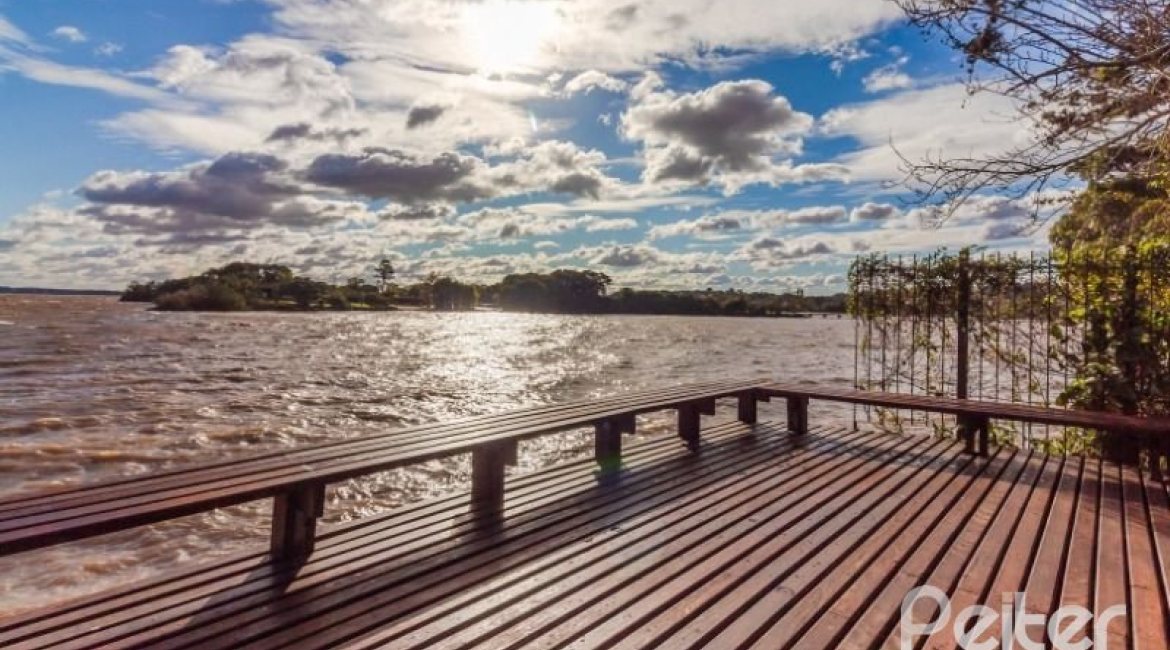 Casa em Condomínio à venda com 257m², 3 dormitórios, 1 suíte, 3 vagas, no bairro Tristeza em PORTO ALEGRE