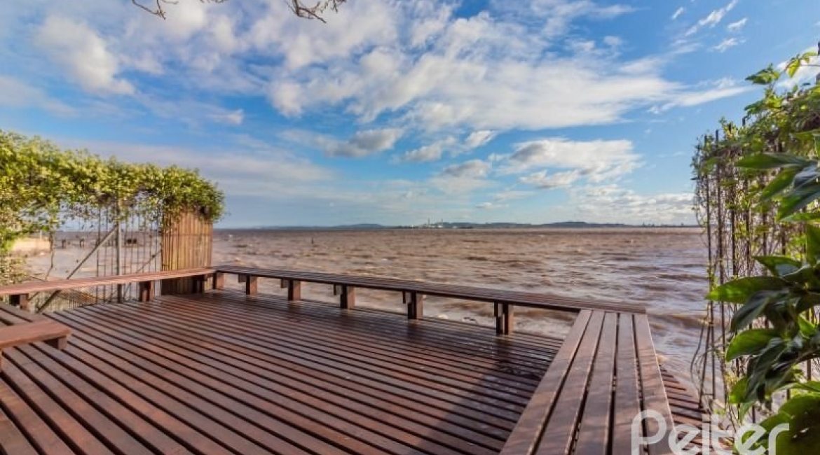 Casa em Condomínio à venda com 257m², 3 dormitórios, 1 suíte, 3 vagas, no bairro Tristeza em PORTO ALEGRE