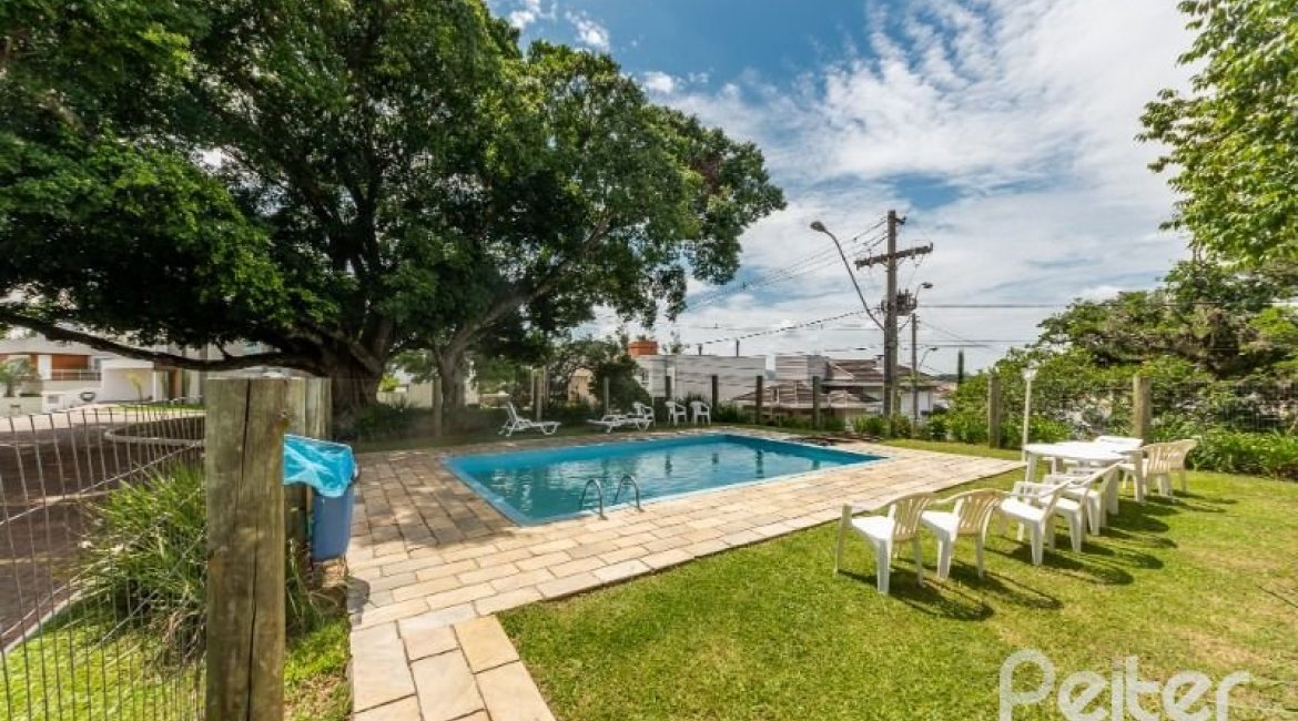 Casa em Condomínio à venda com 250m², 3 dormitórios, 3 suítes, 3 vagas, no bairro Hipica em PORTO ALEGRE