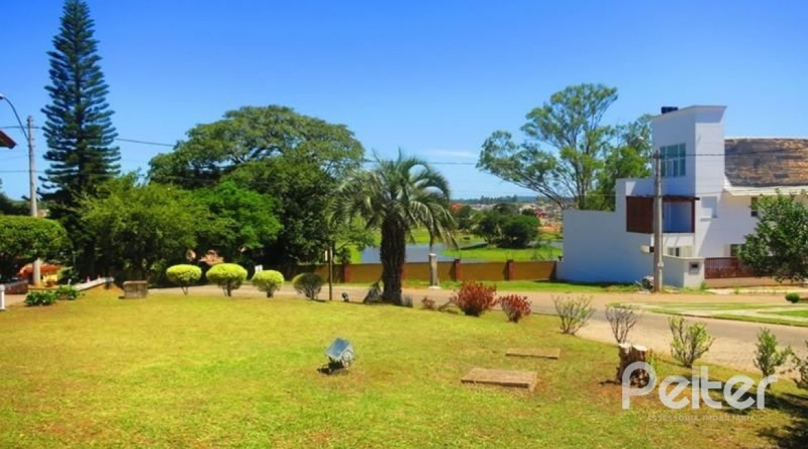 Casa em Condomínio à venda com 250m², 3 dormitórios, 3 suítes, 3 vagas, no bairro Hipica em PORTO ALEGRE