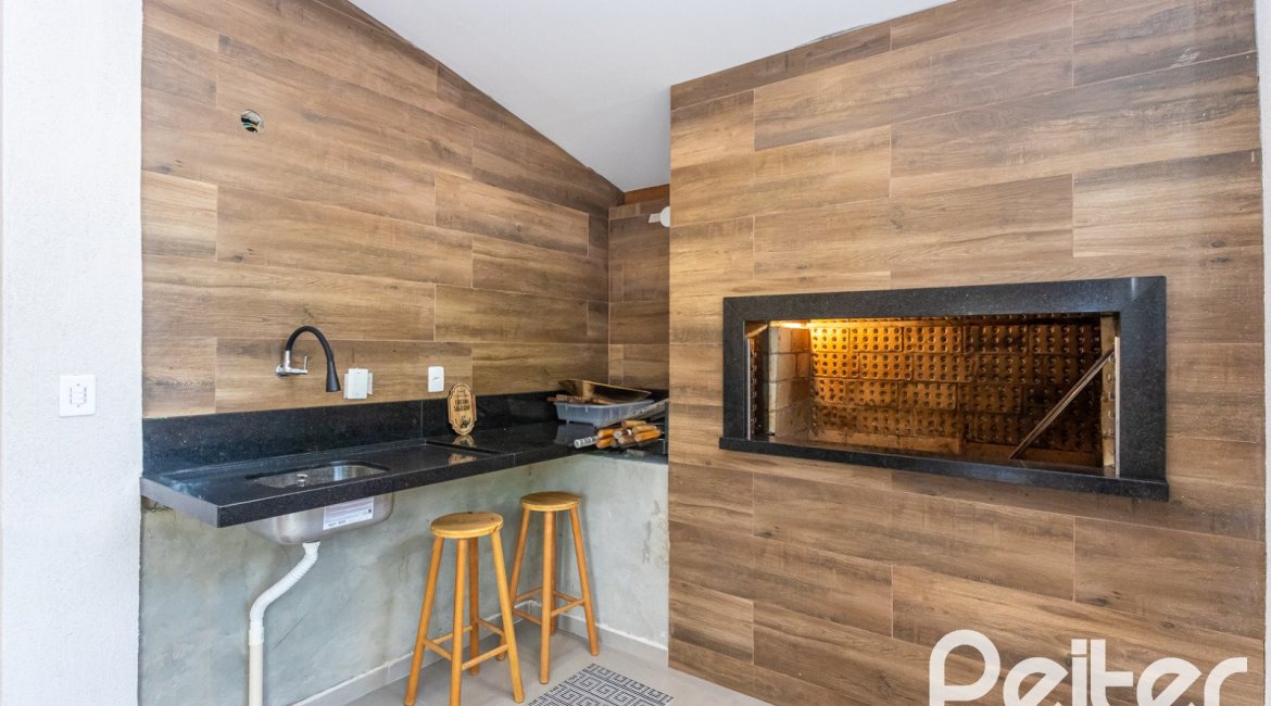 Casa em Condomínio à venda com 174m², 3 dormitórios, 3 suítes, 2 vagas, no bairro Hipica em PORTO ALEGRE
