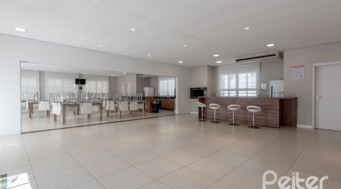 Apartamento à venda com 57m², 2 dormitórios, 1 suíte, 1 vaga, no bairro Vila Nova em PORTO ALEGRE