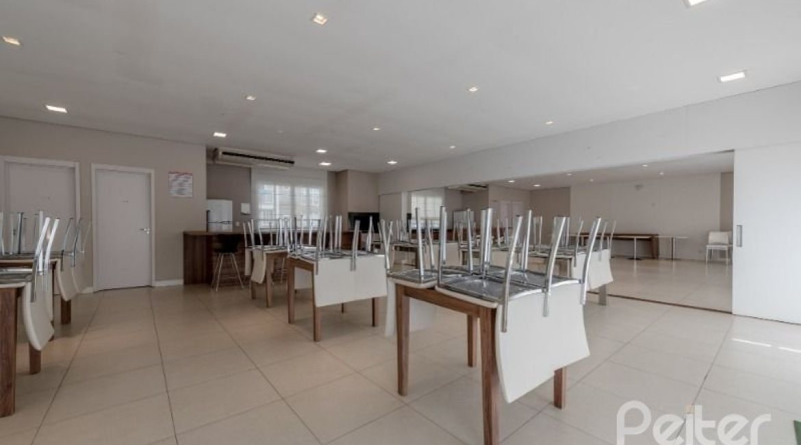 Apartamento à venda com 57m², 2 dormitórios, 1 suíte, 1 vaga, no bairro Vila Nova em PORTO ALEGRE