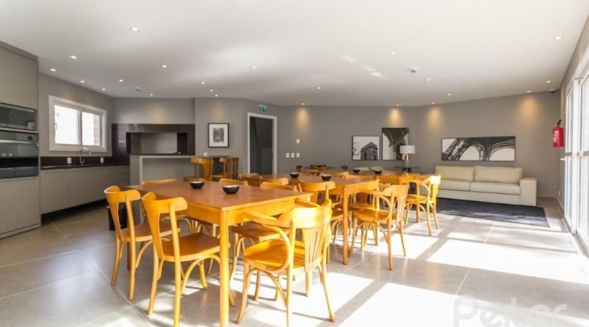 Casa em Condomínio à venda com 162m², 4 dormitórios, 2 suítes, 2 vagas, no bairro Vila Nova em PORTO ALEGRE