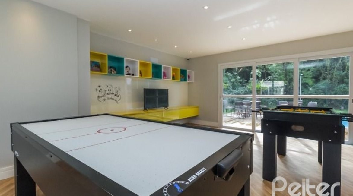 Casa em Condomínio à venda com 162m², 4 dormitórios, 2 suítes, 2 vagas, no bairro Vila Nova em PORTO ALEGRE